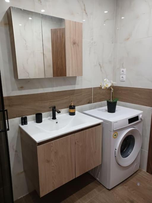 Mytilíni Luxury Apartment With Balcony מראה חיצוני תמונה